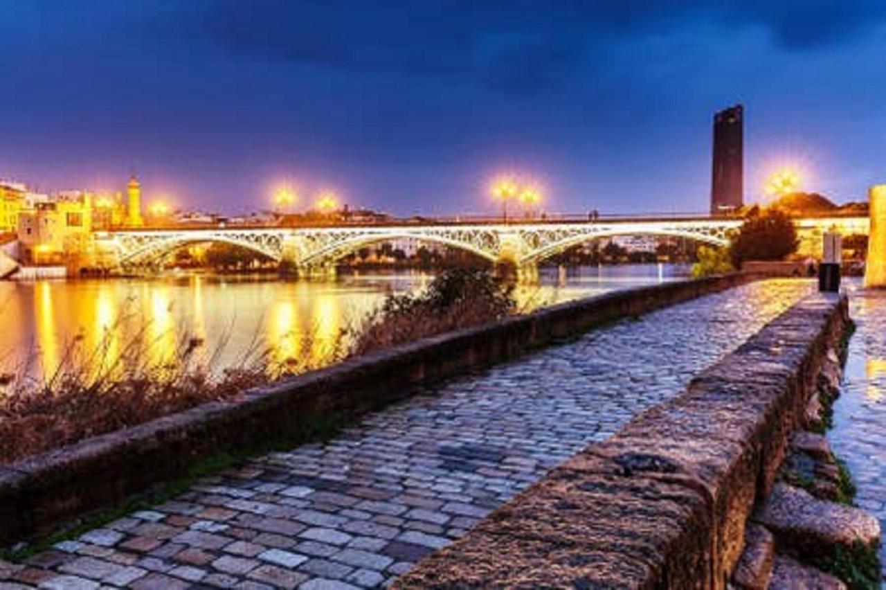 شقة Atico Aire De Triana إشبيلية المظهر الخارجي الصورة