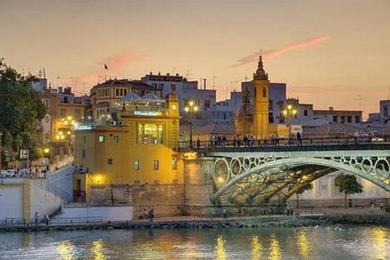 شقة Atico Aire De Triana إشبيلية المظهر الخارجي الصورة
